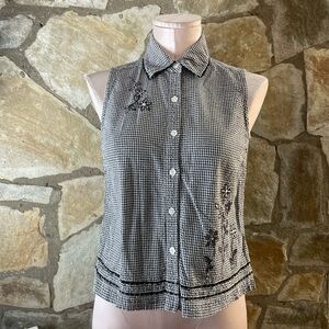 Erika Petite Gingham Embroidered Blouse 🤍🖤